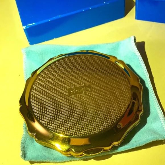 20th Century Wedgwood & Gift Bronze Powder Compact by, Stratton , England New! - Picture 4 of 15